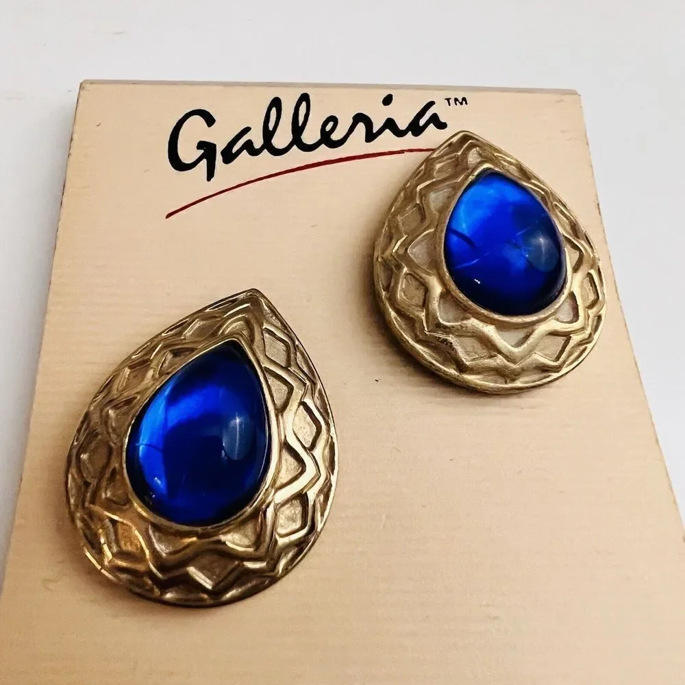 Vintage Galleria Gripoix Glass Earrings Cabochon Clip On Blue Gold Teardrop 4615